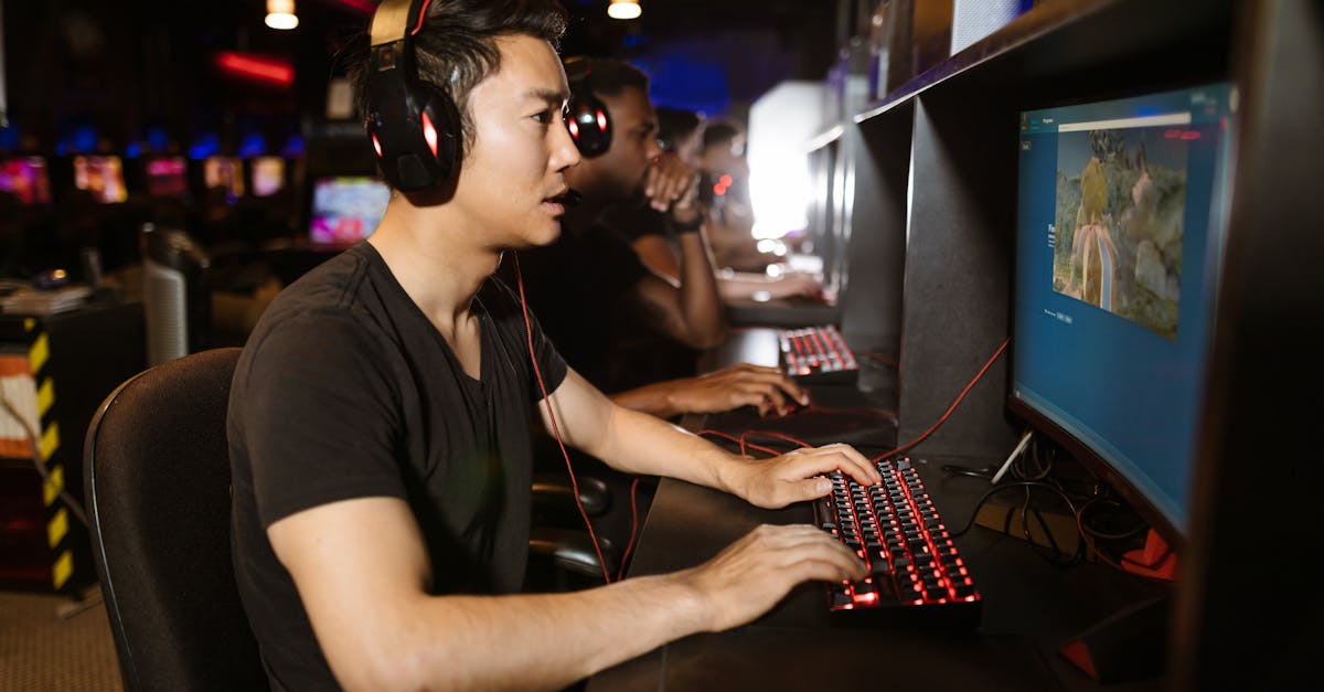 souris de jeu légère conçue pour les jeux fps rapides, offrant une précision et une réactivité optimales pour améliorer votre performance.