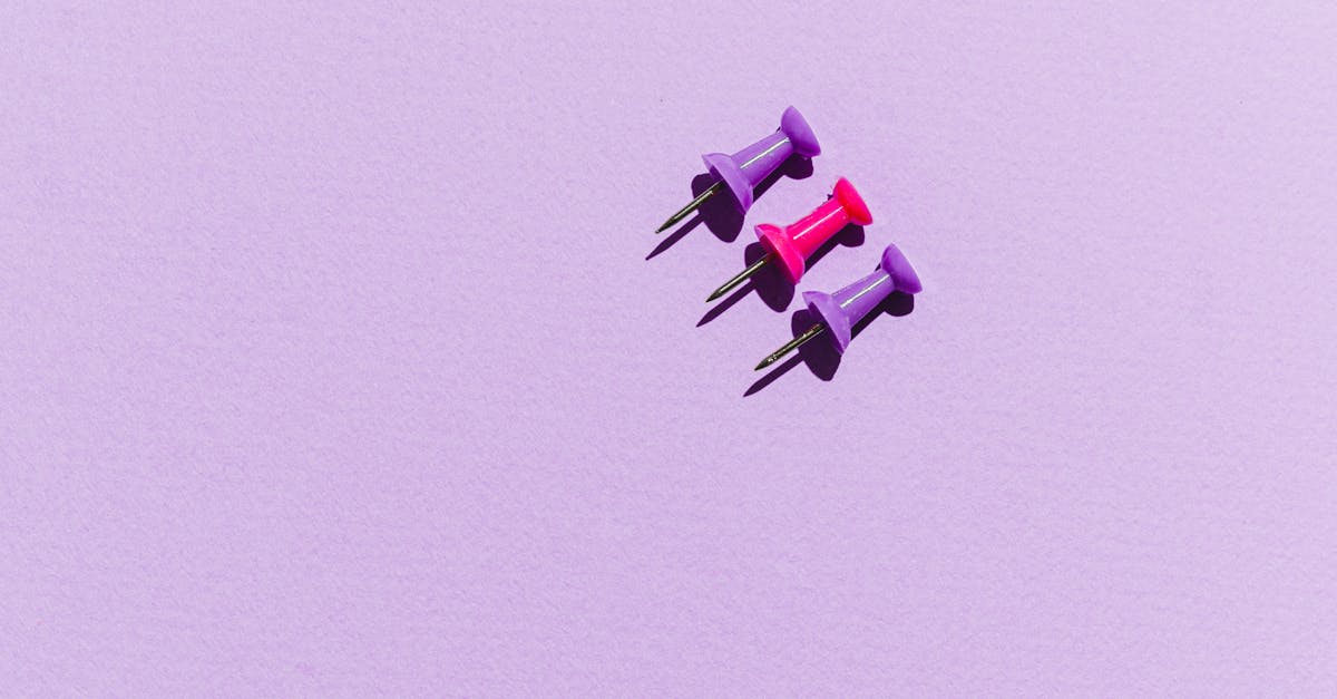 découvrez la compatibilité des adaptateurs de prise 13 broches pour connecter facilement vos équipements électriques de remorque ou caravane.