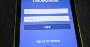 découvrez les expressions et abréviations courantes utilisées dans le langage internet pour communiquer rapidement et efficacement en ligne.