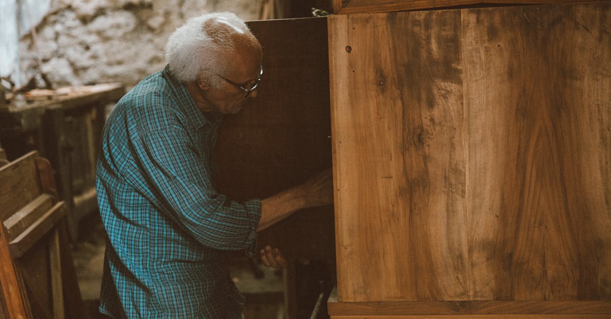 découvrez l'artisanat local authentique, un savoir-faire traditionnel mettant en valeur des créations uniques et de qualité, fabriquées avec passion près de chez vous.
