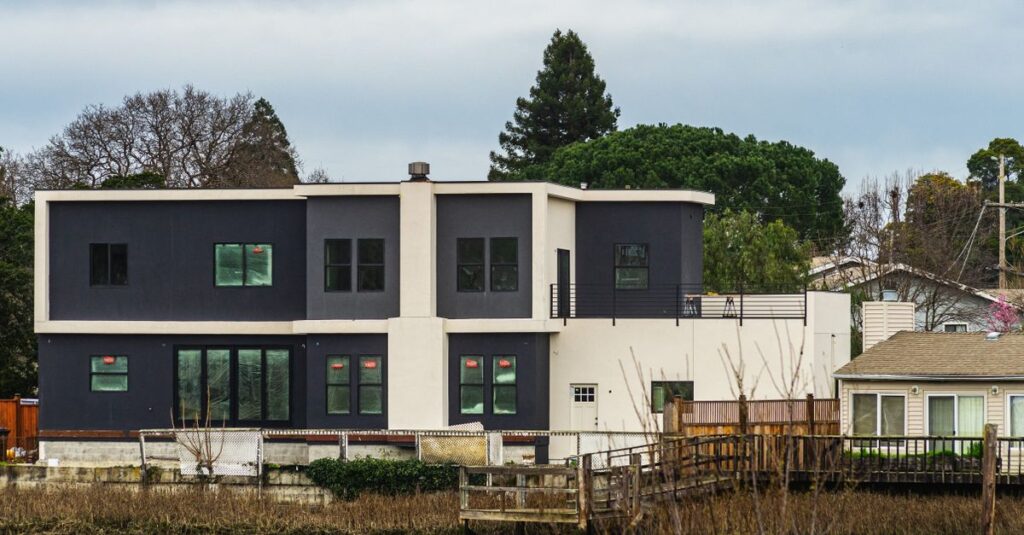 découvrez nos services de rénovation domiciliaire pour transformer votre maison en un espace moderne, confortable et fonctionnel. de la conception à la réalisation, nous accompagnons tous vos projets de rénovation.